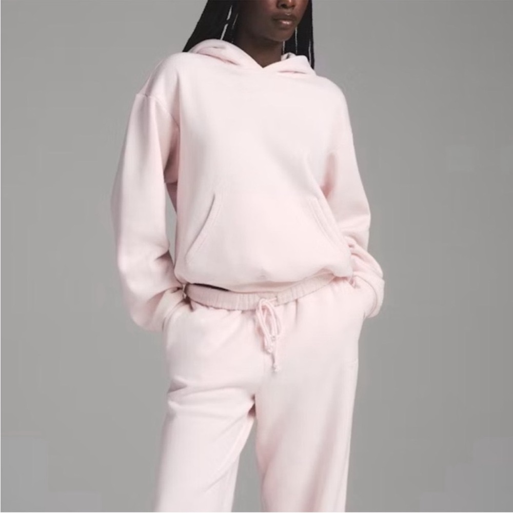 SKIMS Cotton Fleece Classic Pullover Hoodie in Barely Baby Pink Sz L Loungewear